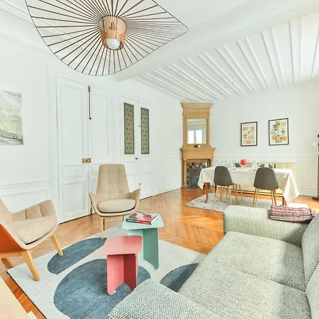 Apartment Bright, Modern Apartment- 14 Arrd- Mobility Lease *