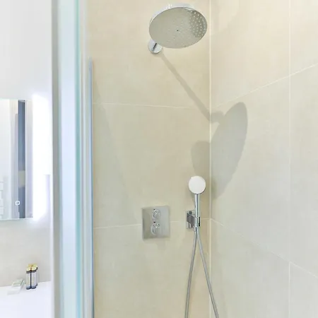 Bright, Modern Apartment- 14 Arrd- Mobility Lease Appartement *